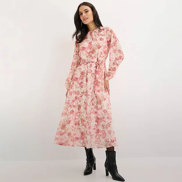 Abito midi a fiori bianco e rosa romantico.