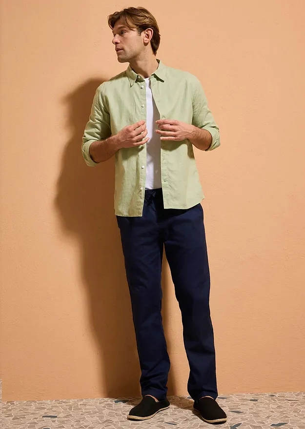 Uomo - Camicia a maniche lunghe in misto lino fresco, modern fit - Verde pallido