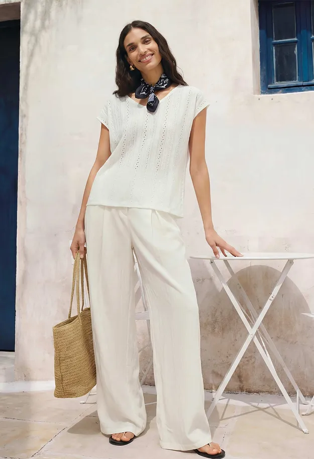 Donna - Pantaloni estivi in misto viscosa con pinces - Bianco panna