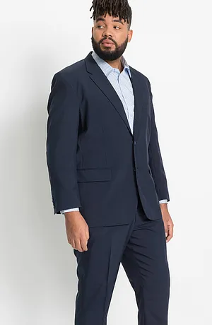 Abito classico con pratiche tasche e pantaloni comodi ed eleganti