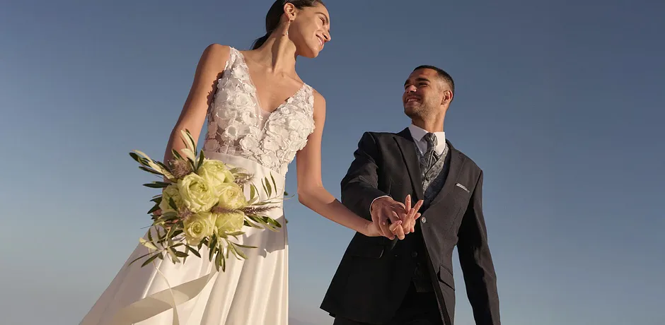 Donna - Abito da sposa in satin lucido con applicazione floreale - Bianco panna