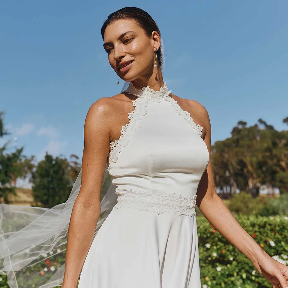 Di tendenza - Abito da sposa in satin lucido con pizzo - Bianco panna