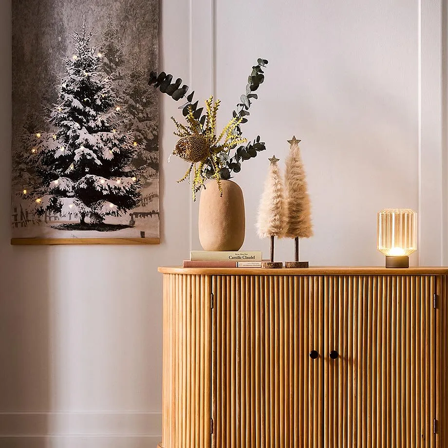 Decorazioni invernali nel corridoio.