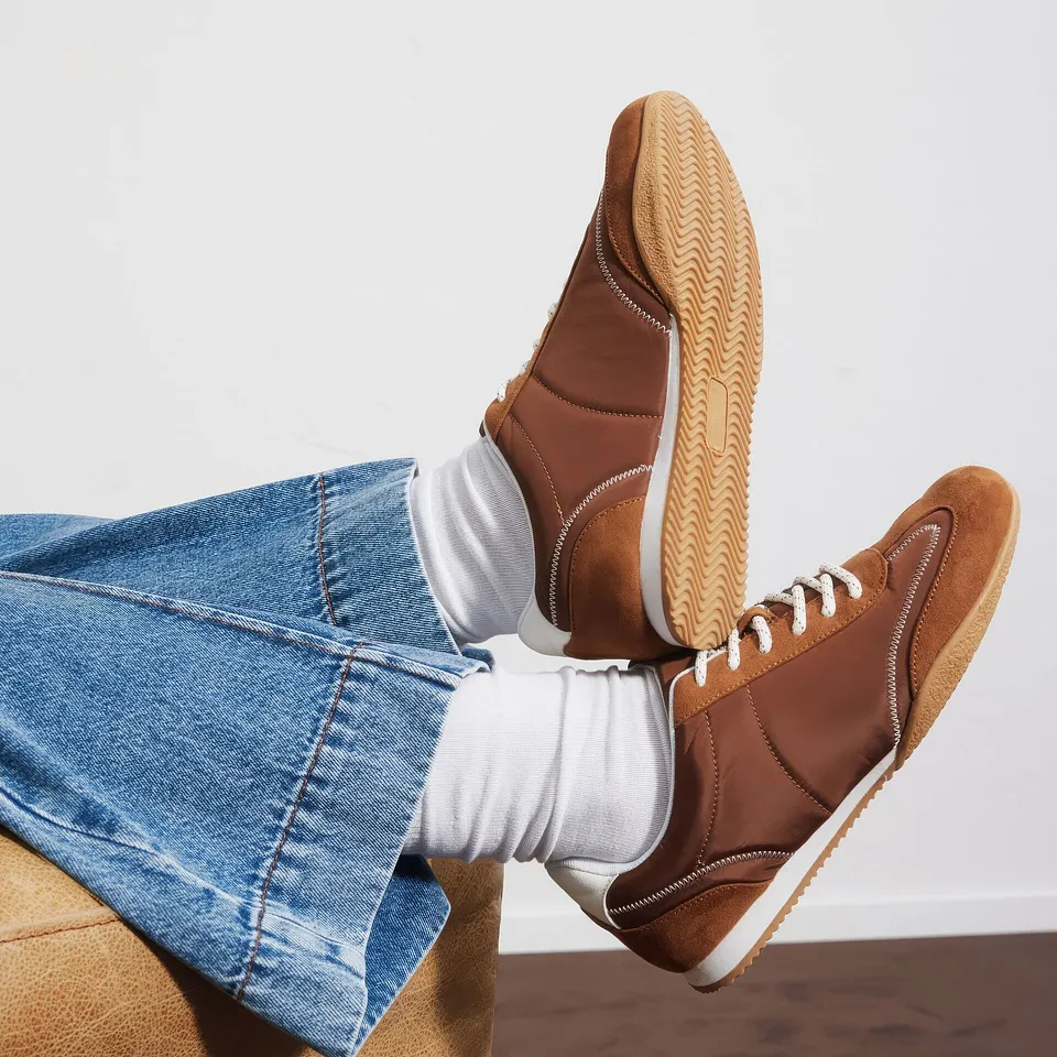 Di tendenza - Sneaker in stile retr&ograve; - Marrone caramello