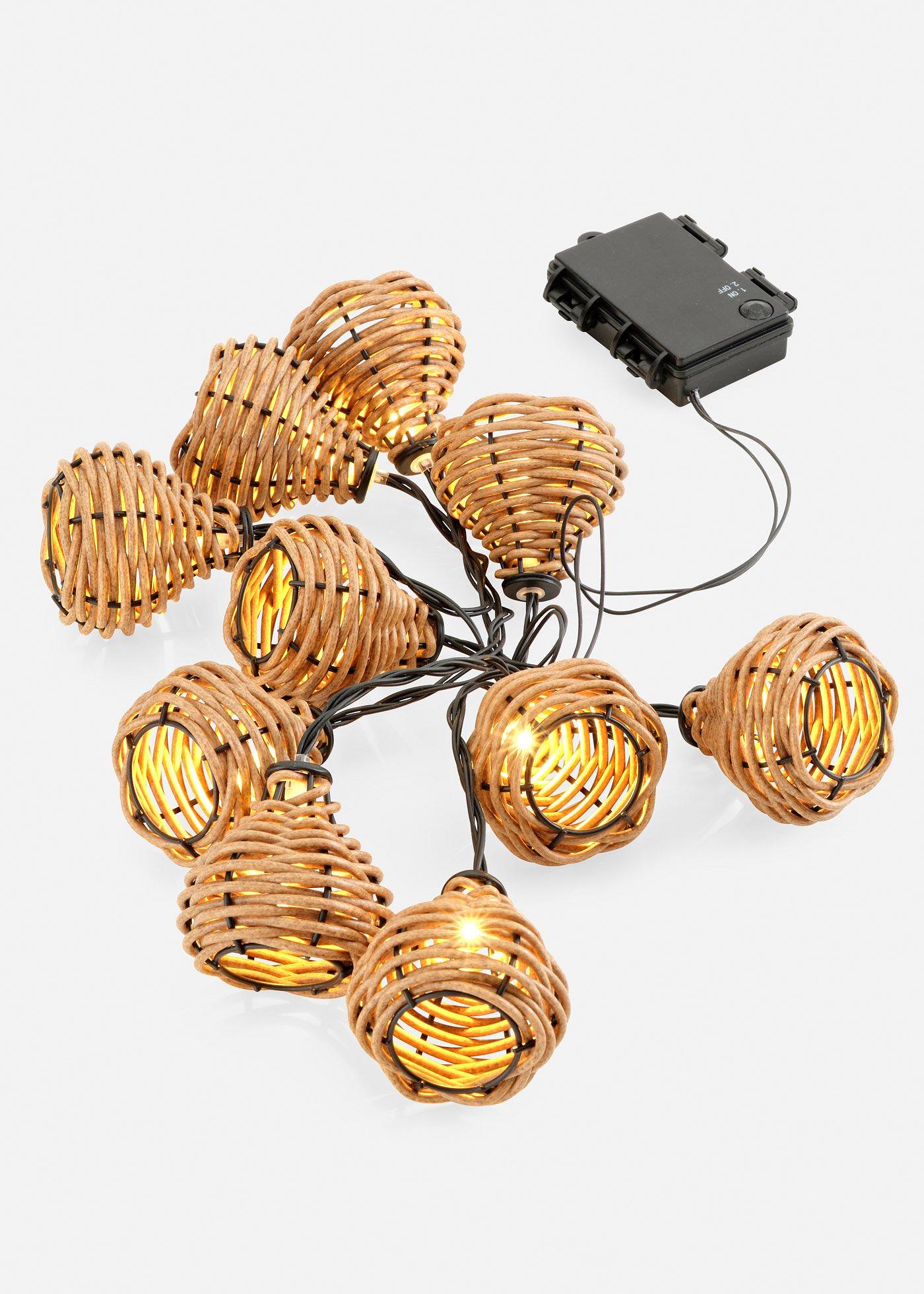 Catena luminosa con rattan intrecciato