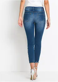 Jeans con ricami a vita media, bonprix