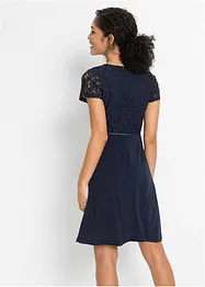 Miniabito con pizzo e cintura, bonprix