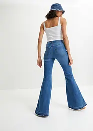 Jeans a zampa con orlo aperto, bonprix