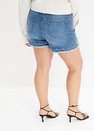 Shorts di jeans con ricami traforati, bonprix