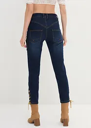 Jeans cropped bavaresi con ricami, bonprix