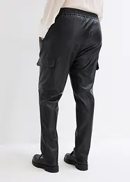 Pantaloni cargo in similpelle, bonprix