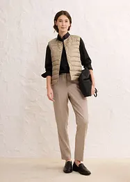 Gilet trapuntato leggero con piume riciclate, bonprix