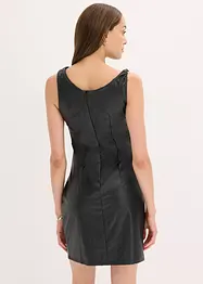 Miniabito in similpelle con spalle scoperte, bonprix