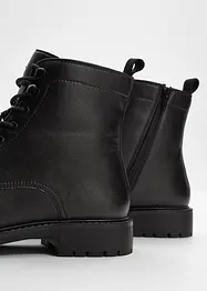 Stivaletti stringati con suola profilata, bonprix