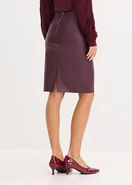 Gonna al ginocchio in similpelle con vestibilità aderente, bonprix