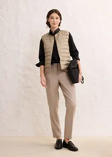 Gilet trapuntato leggero con piume riciclate, bonprix