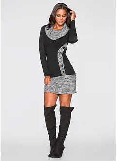 Abito in maglia che valorizza la silhouette con collo a risvolto oversize, bonprix