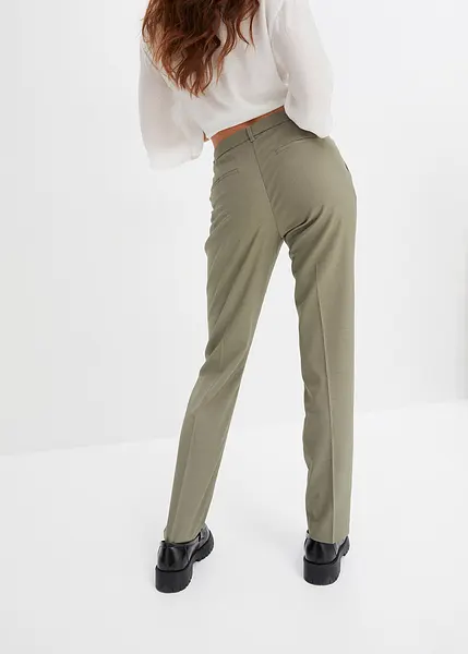 Pantaloni eleganti con pieghe stirate