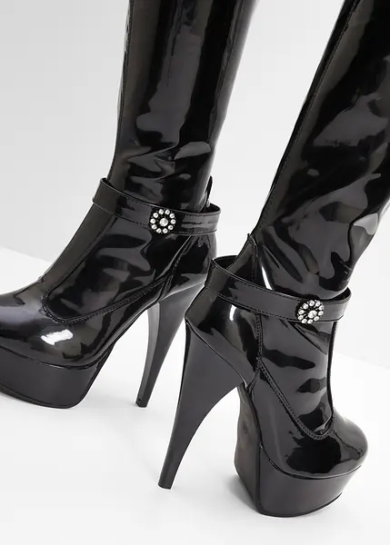 Stivali in vernice con plateau, estremamente