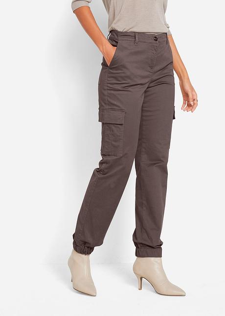 Pantaloni cargo disinvolti con tasche laterali - Marrone medio