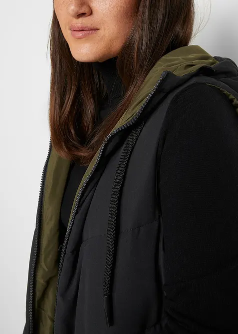 Gilet trapuntato double face in poliestere riciclato con cappuccio, bonprix
