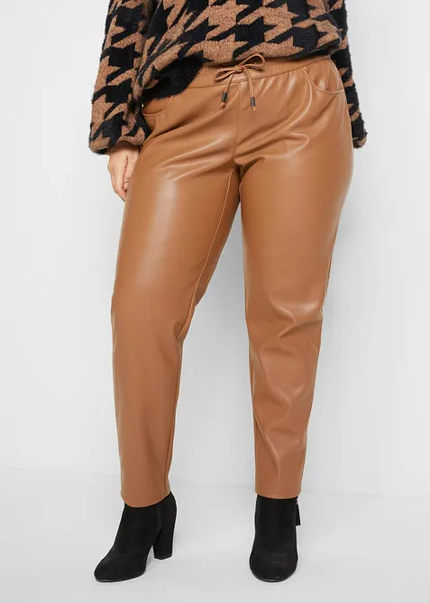Pantaloni in similpelle con elastico in vita, bonprix