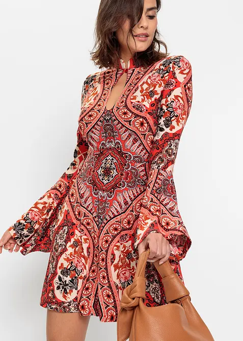 Abito in jersey con colletto dritto e maniche a volant, bonprix