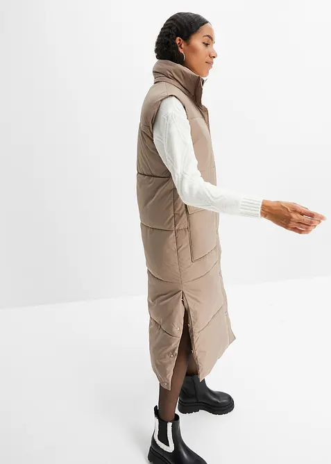 Gilet trapuntato imbottito in poliestere riciclato con cappuccio staccabile, bonprix