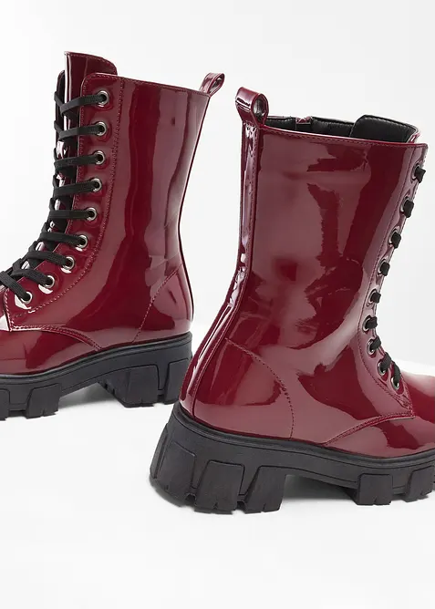 Anfibi con effetto verniciato, bonprix