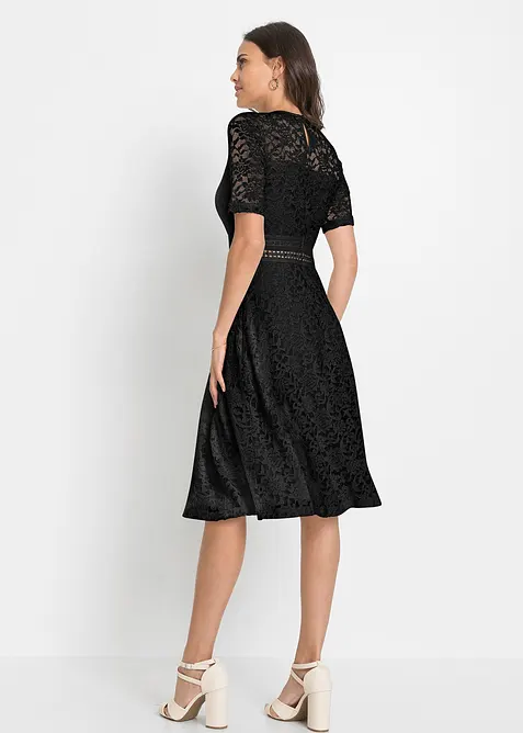 Abito in pizzo con inserto a uncinetto, bonprix