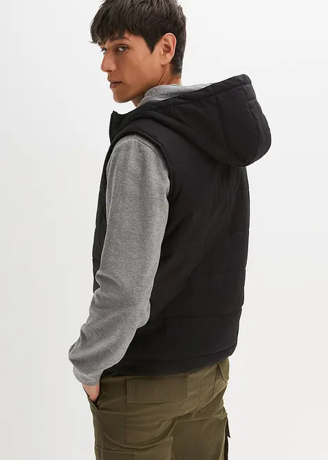 Gilet trapuntato con cappuccio e dettagli in similpelle, bonprix