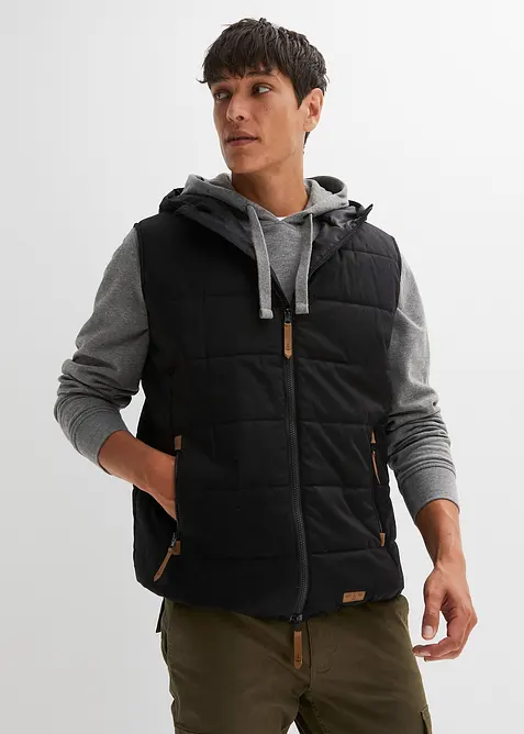 Gilet trapuntato con cappuccio e dettagli in similpelle, bonprix