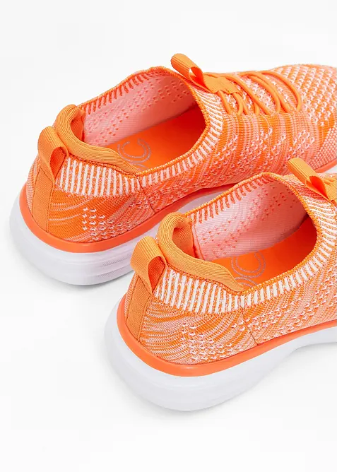 Sneaker slip-in comode in materiale morbido, bonprix