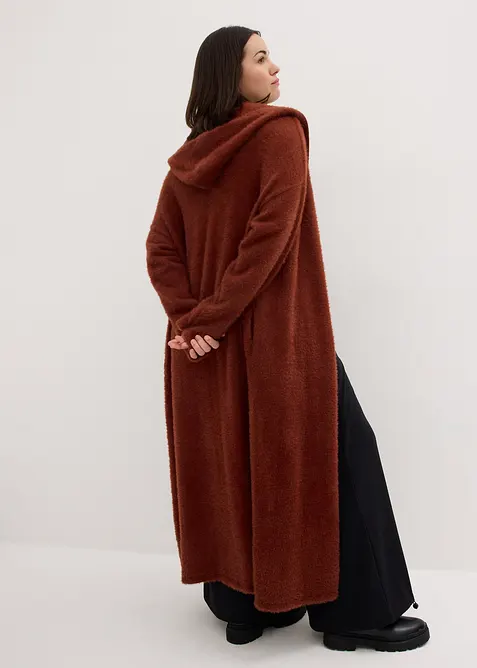 Maxi cardigan in filato piumato soffice, bonprix