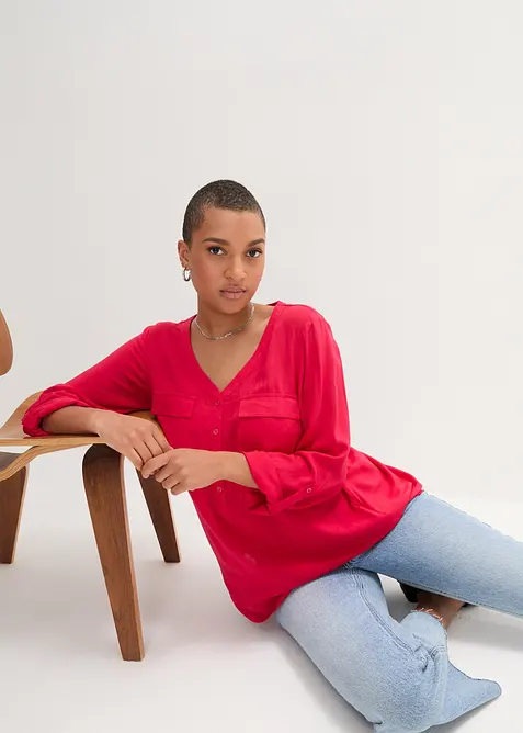 Blusa a maniche lunghe con scollo a V in viscosa fluente, bonprix