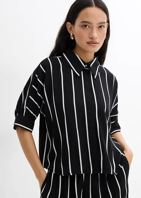 Camicia a maniche corte  in crêpe strutturato, bonprix