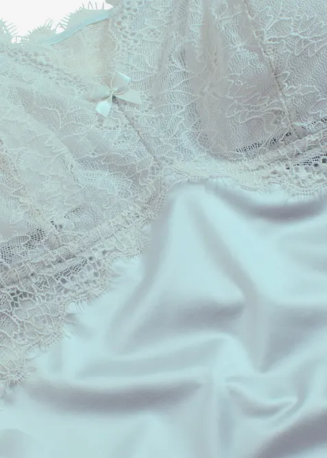 Sottoveste con materiale lucido, bonprix