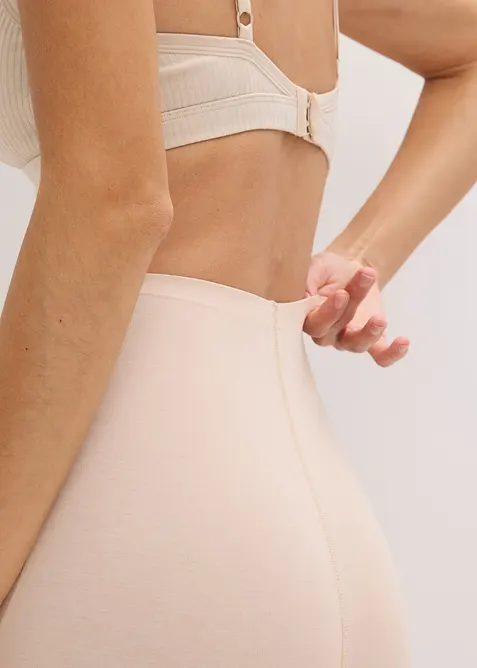 Pantaloncini invisibili in cotone con effetto modellante leggero, bonprix