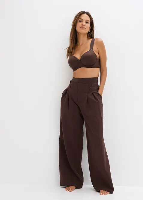 Reggiseno con coppe preformate, spalline imbottite ed effetto lucido, bonprix