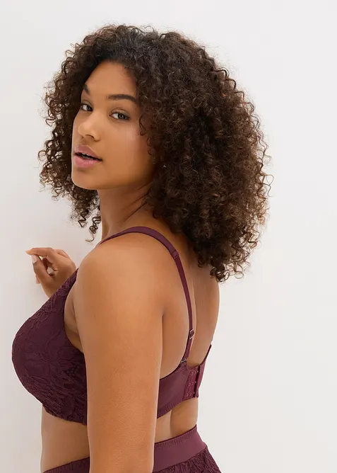 Reggiseno con coppe preformate, spalline imbottite e pizzo delicato, bonprix