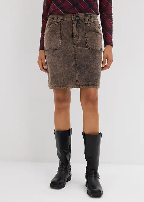 Gonna corta in velluto a coste con effetto lavato, bonprix