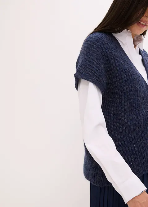 Gilet in maglia con bottoni decorativi e percentuale di lana, bonprix