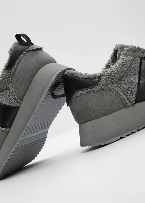 Sneaker con plateau, bonprix