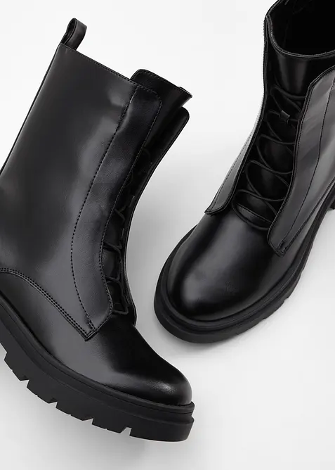 Stivaletti stringati con suola profilata, bonprix