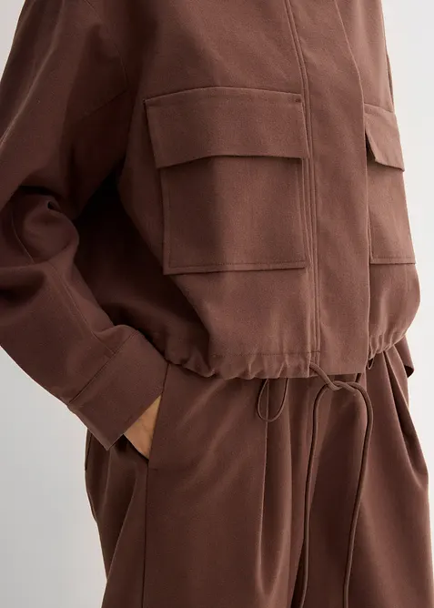 Giacca corta da mezza stagione in misto viscosa, bonprix