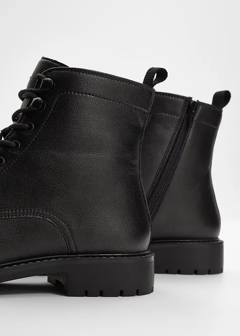 Stivaletti stringati con suola profilata, bonprix