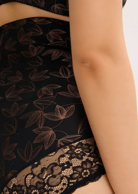 Slip contenitivo a vita alta con effetto modellante forte e leggermente lucente, bonprix