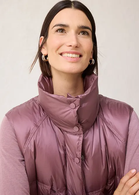 Gilet trapuntato con piume riciclate, bonprix