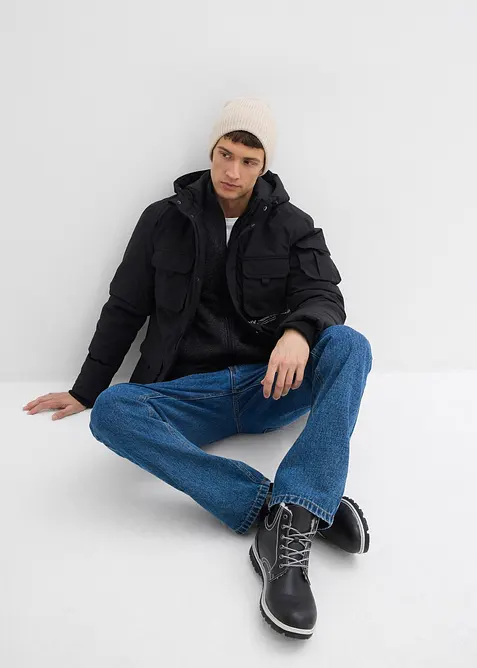 Giacca invernale con cappuccio e tante tasche funzionali, bonprix