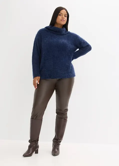 Maglione a collo alto in morbido filato effetto piume, bonprix